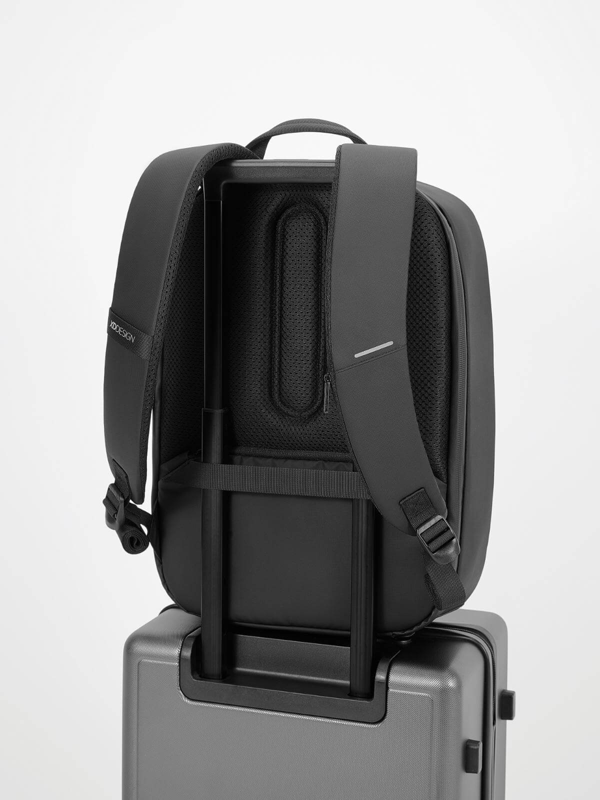 bobby-edge-crni-ranac-za-laptop-15-6-inca-xd-design (29) bobby edge crni ranac za laptop 15 6 inca xd design 29
